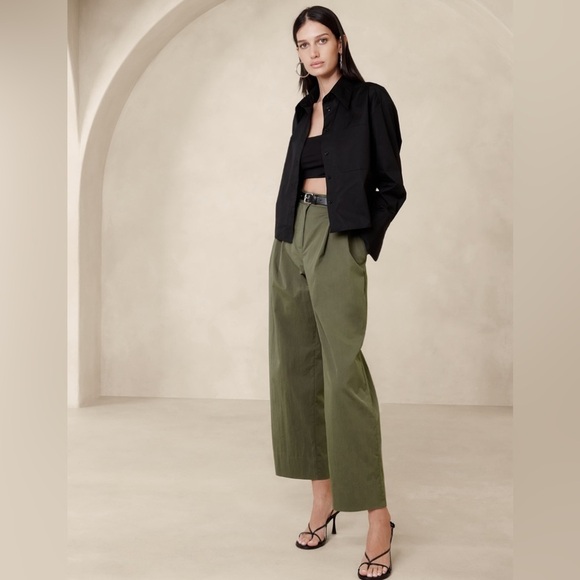 NWT! Banana Republic Desert Thyme Green Avila Barrel-Leg Pant - Size 6💛 - Picture 1 of 4
